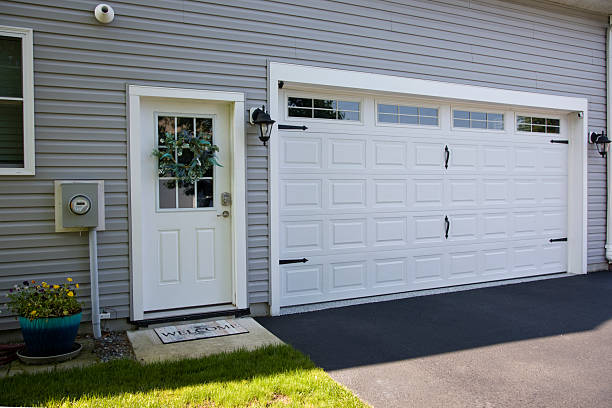 24/7 Emergency Garage Door Panel Replacement experts in Larchmont, NY